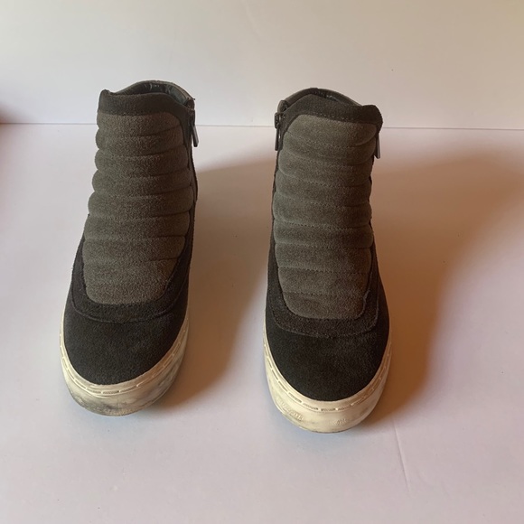 Forever 21 Futuristic  Sneaker - Picture 3 of 6